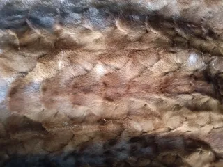 Abrigo de piel marrón