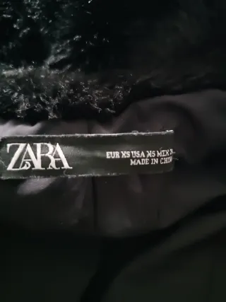 Chaquetón pelo negro Zara