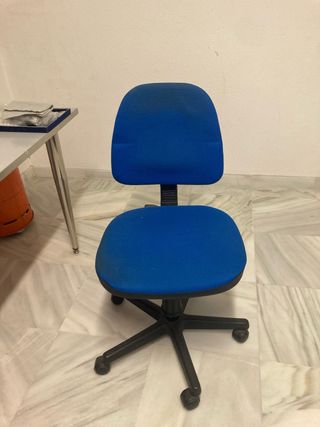 Dos sillas de oficina