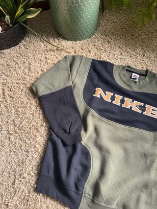 Moletom Nike Rework Verde Caqui & Preto