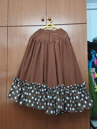 Falda Rociera Marrón Lunares Blancos.