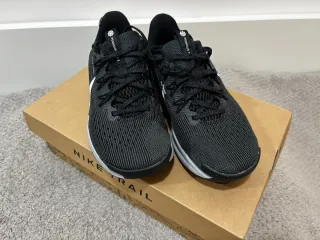 Zapatos Nike Trail ATC 36.5 EUR Nuevos Caja