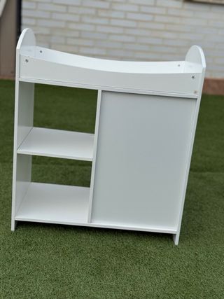 Armario de madera blanco