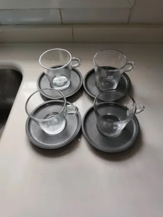 Set 4 Tazas + Platos Nespresso