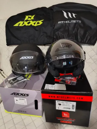 Cascos Moto Axxis y MT Helmets Negros