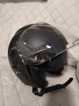 Cascos Moto Axxis y MT Helmets Negros