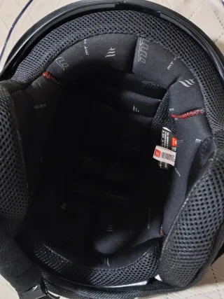 Cascos Moto Axxis y MT Helmets Negros