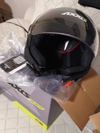 Cascos Moto Axxis y MT Helmets Negros