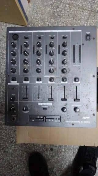 Mesa de Mezclas DJ Mc Crypt SA-101U
