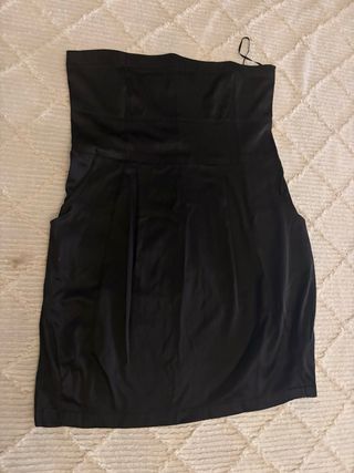 Vestido negro palabra de honor con bolsillos