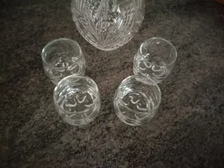 Juego de licorera y vasos