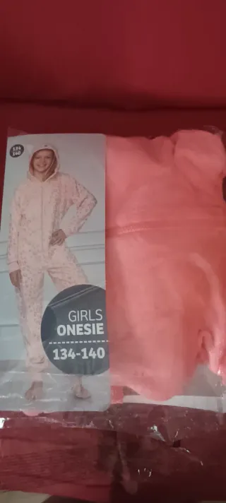 Pijama niña unicornio rosa, en talla 134, 140.