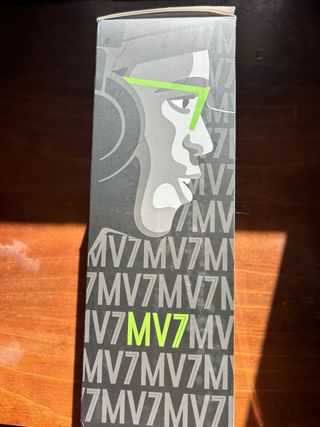 Micrófono Shure MV7+ Podcast Negro