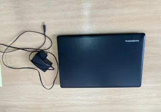 Portátil Thomson Negro