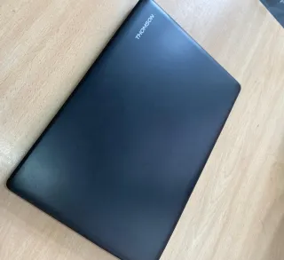 Portátil Thomson Negro