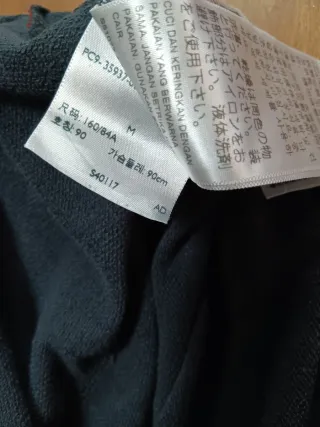 Felpa Levi's nera con logo rosso