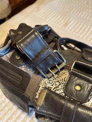 Bolso Desigual Negro y gris. Perfecto