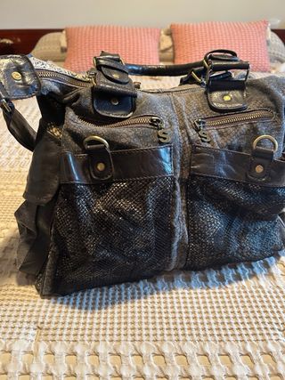 Bolso Desigual Negro y gris. Perfecto
