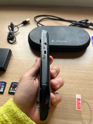 Console Sony PS Vita Nera + Accessori