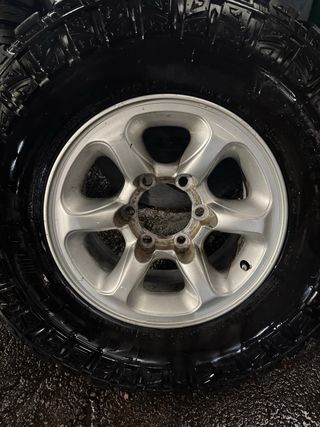 Llantas Mitsubishi Montero