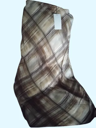 Falda Zara satinada estampado cuadros