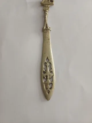 Abrecartas antiguo bronce con figura de oso