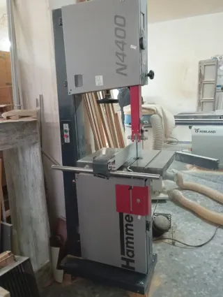 Sierra de cinta Hammer N4400