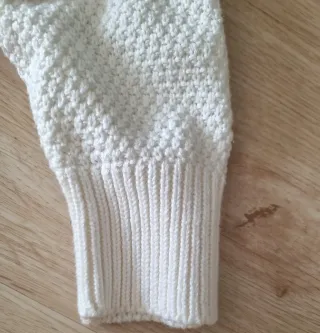 Jersey color crema con tiras en hombros Talla xs