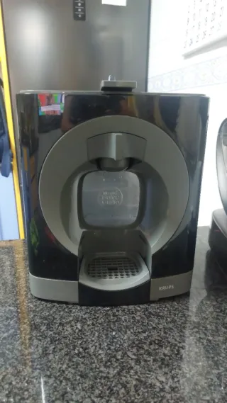 Cafetera Dolce Gusto Krups Negra