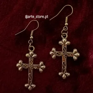 Brincos alternativos prateados