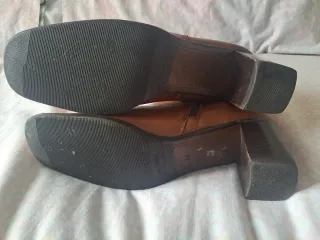 Botas de piel marrones altas