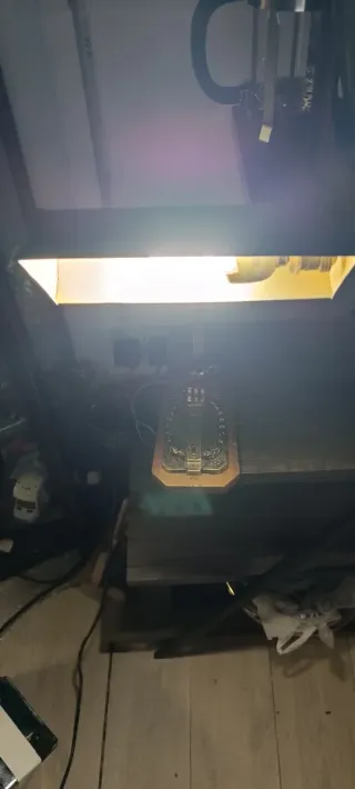 Antigua lámpara escritorio bronce y madera