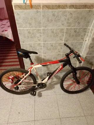 Bicicleta Montaña Roja y Negra