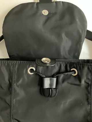 Mochila Parfois Negra con Bolsillos