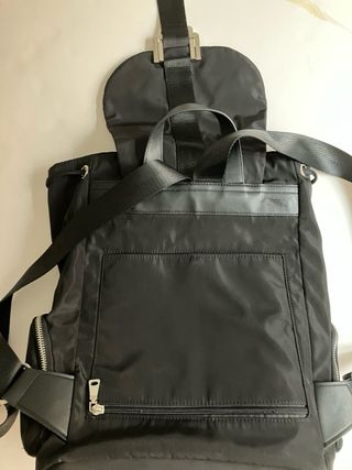 Mochila Parfois Negra con Bolsillos