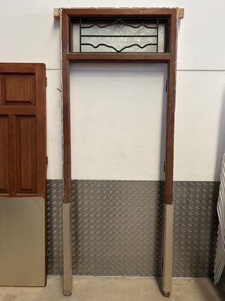 Puerta madera maciza con marco