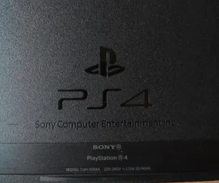 PS4 FAT CUH-1004A + 2 Mandos + Juegos