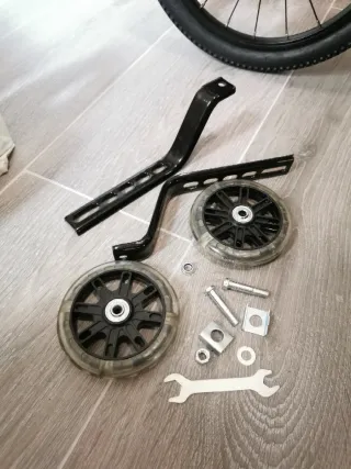 Ruedines bicicleta infantil. Con luces led.