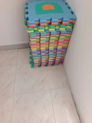 Puzzle Suelo Protector Bebé Letra R Rosa