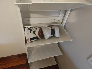 Zapatero blanco de plástico