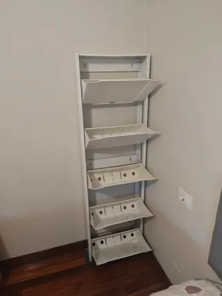 Zapatero blanco de plástico