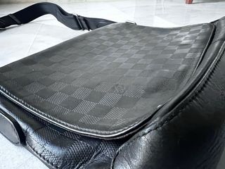 Bandolera Louis Vuitton Negra