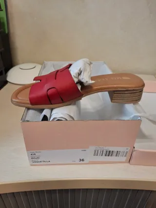 Sandalias estilo mule Mis Alas Rojas  36