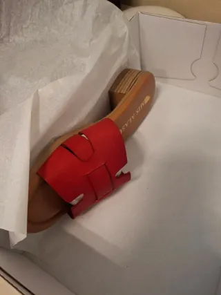 Sandalias estilo mule Mis Alas Rojas  36