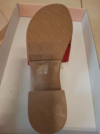 Sandalias estilo mule Mis Alas Rojas  36