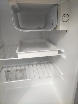 Nevera pequeña LOGIK Alto61/profund.50/ancho44