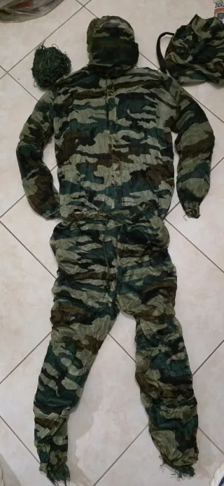 Ghillie completo per mimetizzarsi