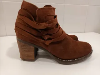 Botines marrones de ante talla 39