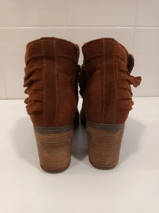 Botines marrones de ante talla 39