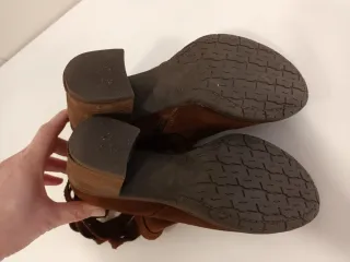 Botines marrones de ante talla 39